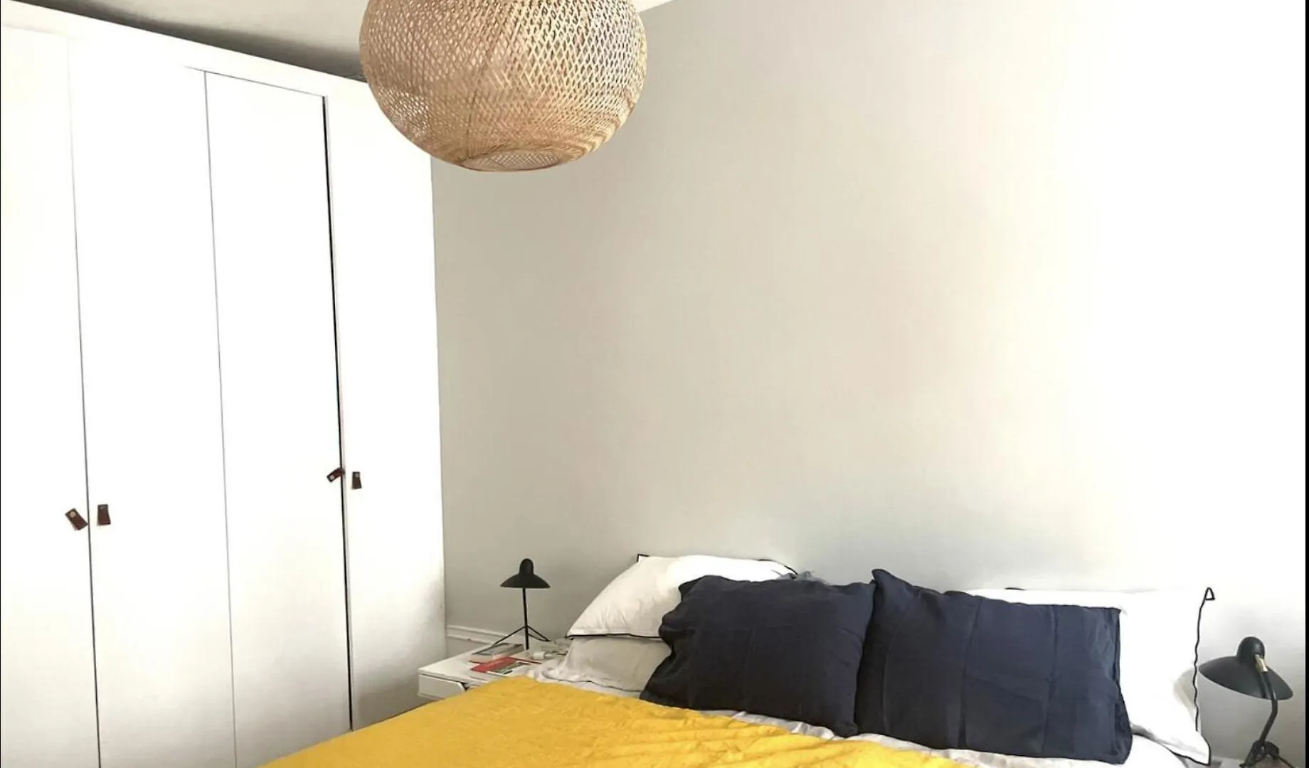 3 Bedrooms In Montmartre Paris 0*,  Frankrike