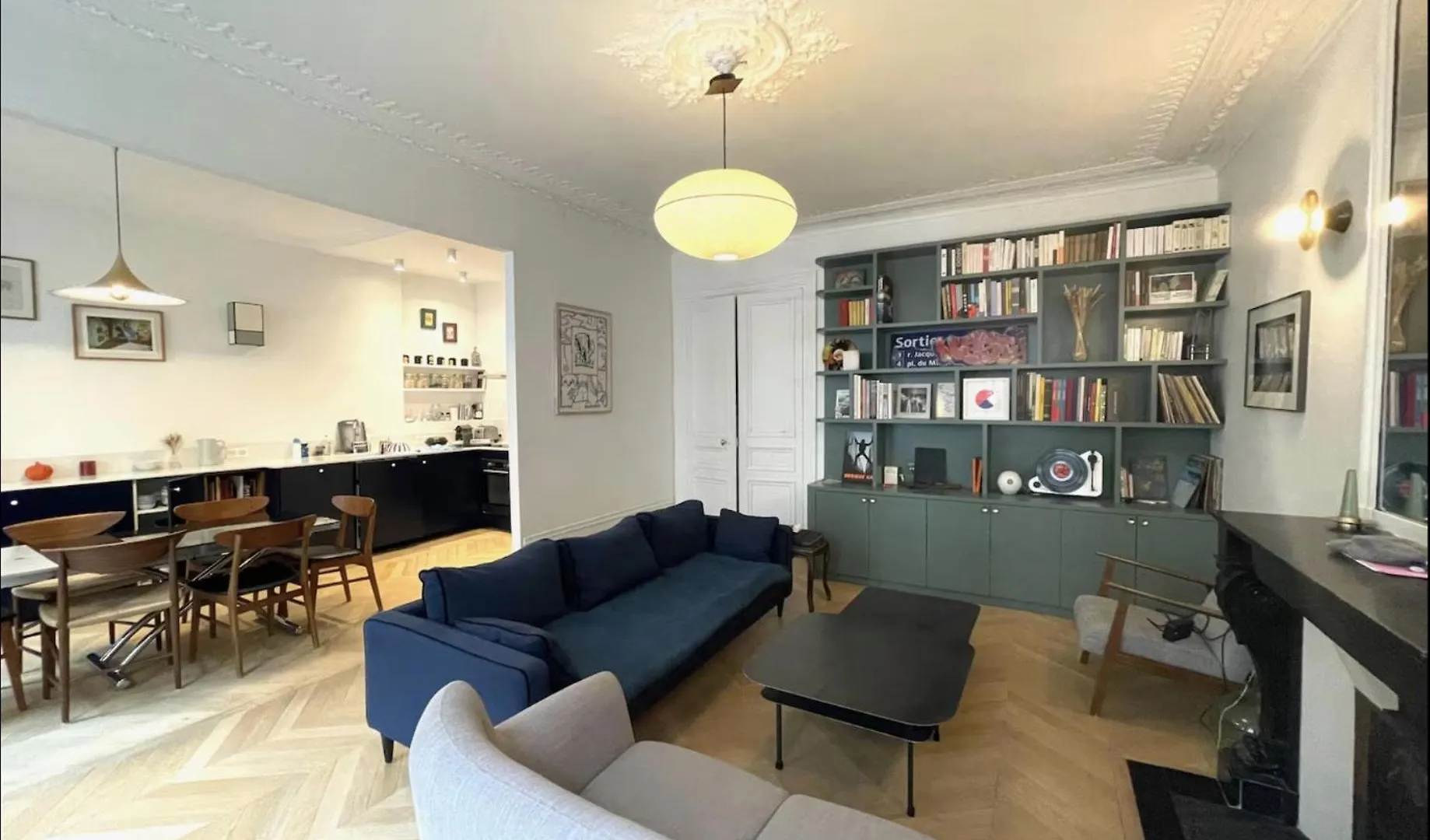 3 Bedrooms In Montmartre Paris Frankrike